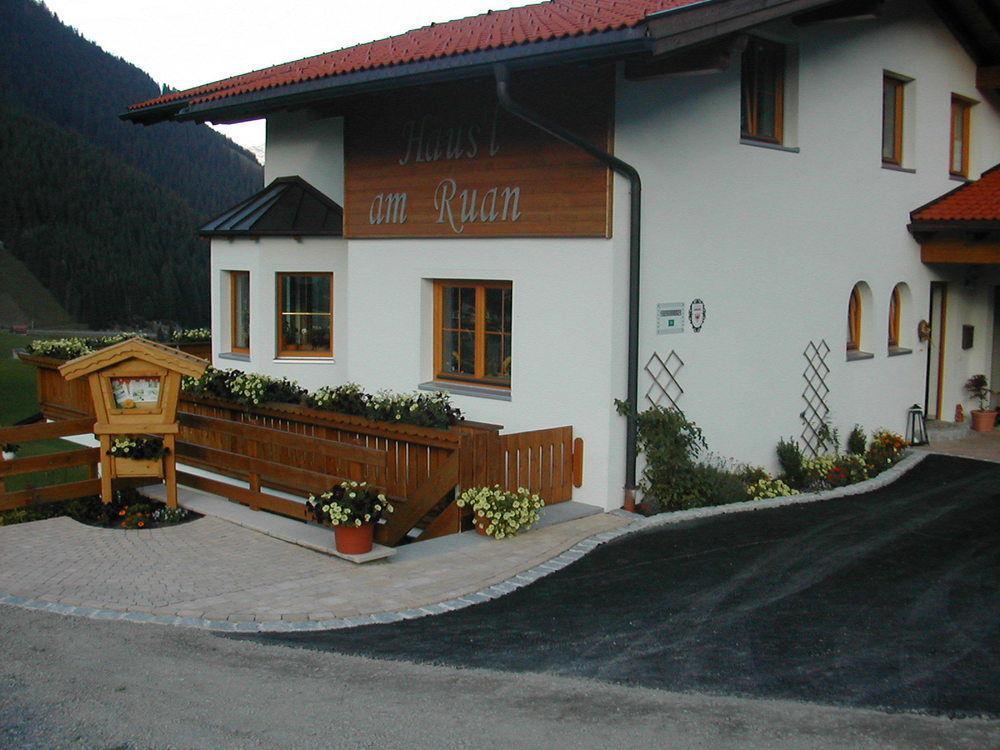 Haeus'L Am Ruan Aparthotel Berwang Exterior foto
